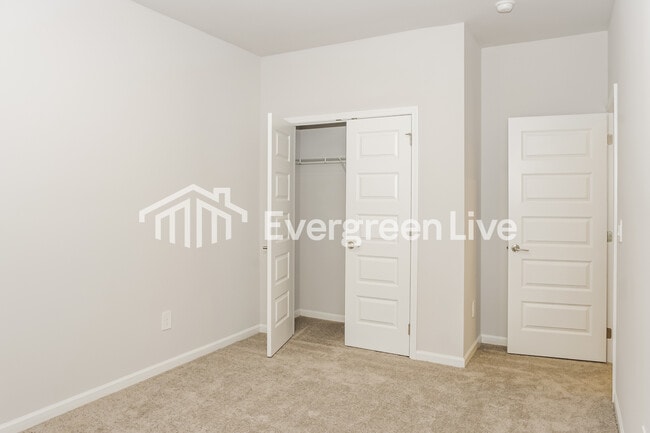 Building Photo - 160 Fenwick Pl