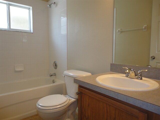 Building Photo - 532 Scarlet Maple Ct