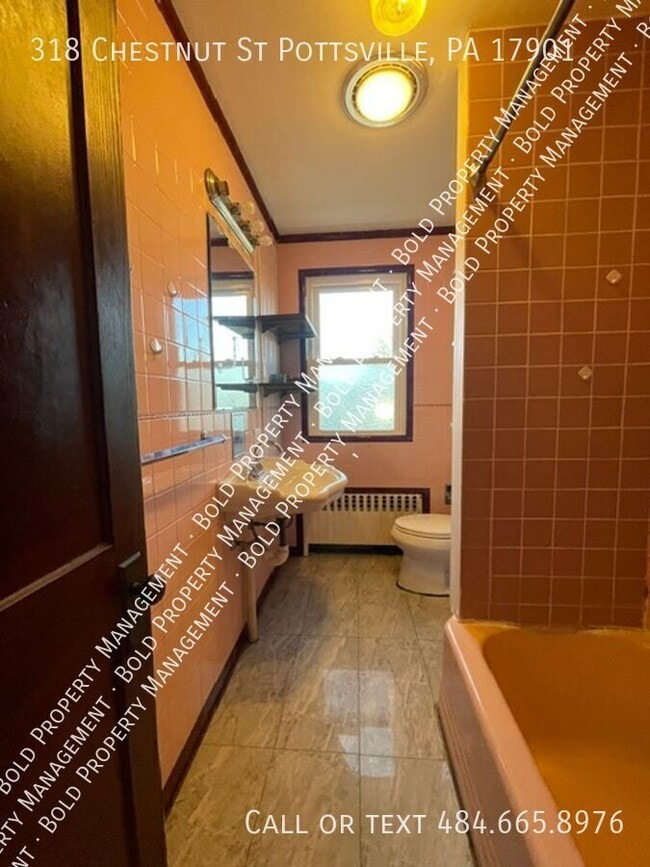 Building Photo - 318 Chestnut St