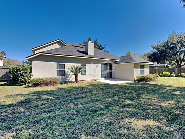 Building Photo - 1725 Dartmoor Ln