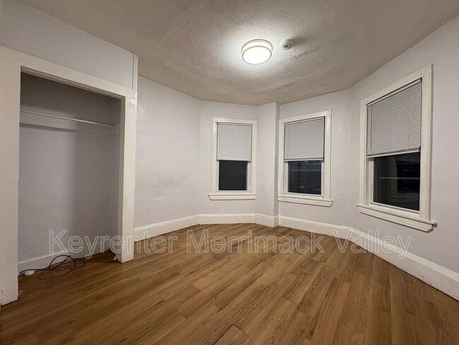 Building Photo - 58-60 Temple St 1st Fl