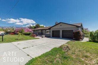 Building Photo - 983 Westwood Dr