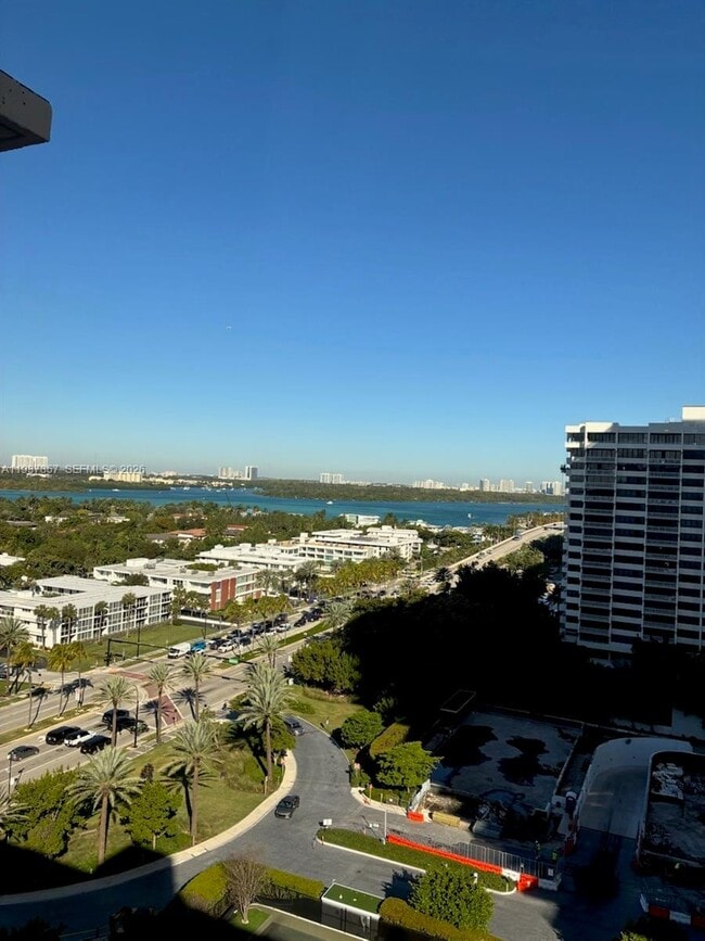 Building Photo - 10185 Collins Ave