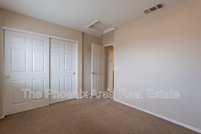 Building Photo - 11928 W Columbine Dr