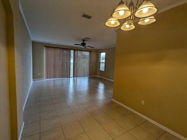 Building Photo - 5162 White Oleander