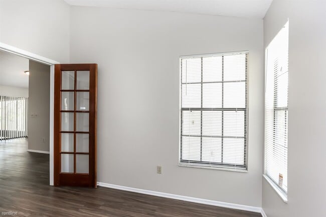 Building Photo - 3 br, 2 bath House - 13658 Laraway Dr