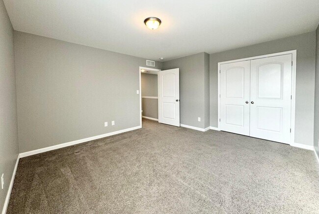 Building Photo - 204 Candy Apple Ln