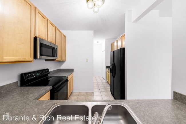 Building Photo - 2853 Falling Waters Dr