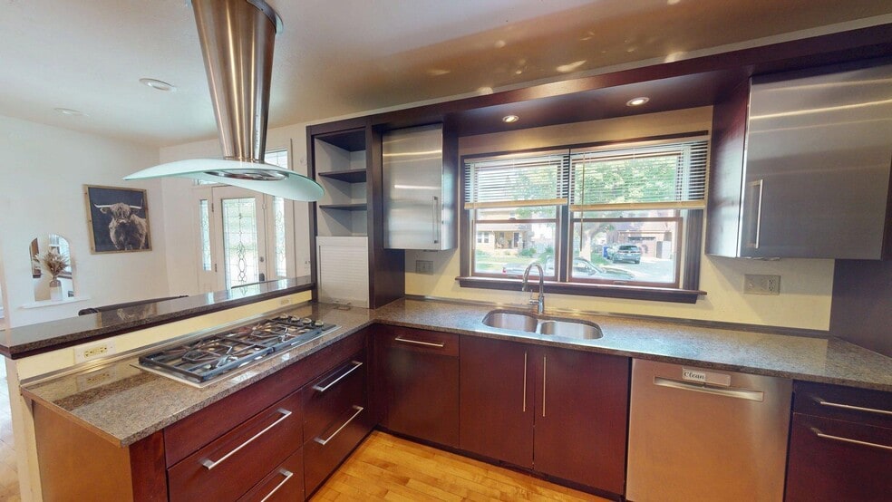 Building Photo - 1625 N Union St