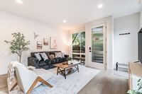 Building Photo - 2319A Franklin Ave E