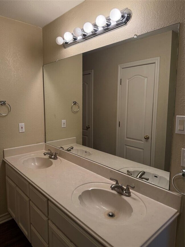 Building Photo - 2608 Bluebonnet Valley Dr