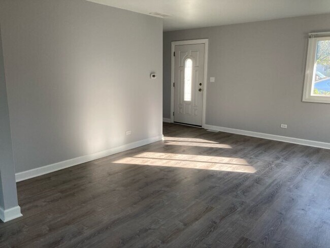Building Photo - 46 W Drummond Ave