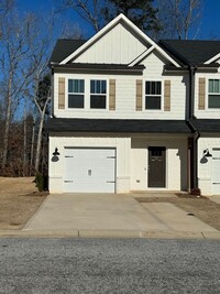 Building Photo - Beautiful New Townhome in Greer!