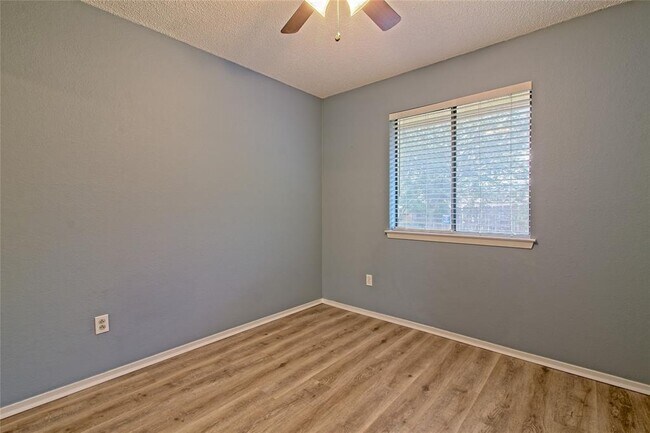 Building Photo - 1007 Markham Ln