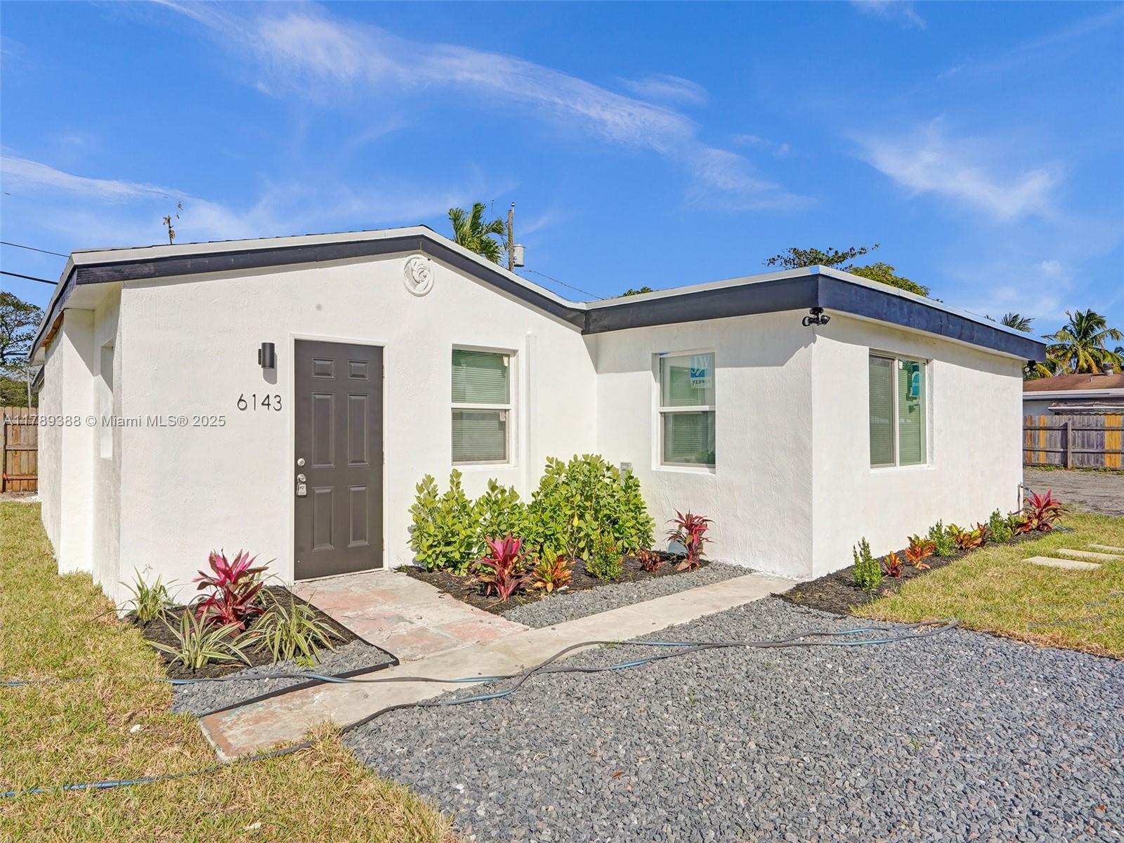 Building Photo - 6147 SW 40th St