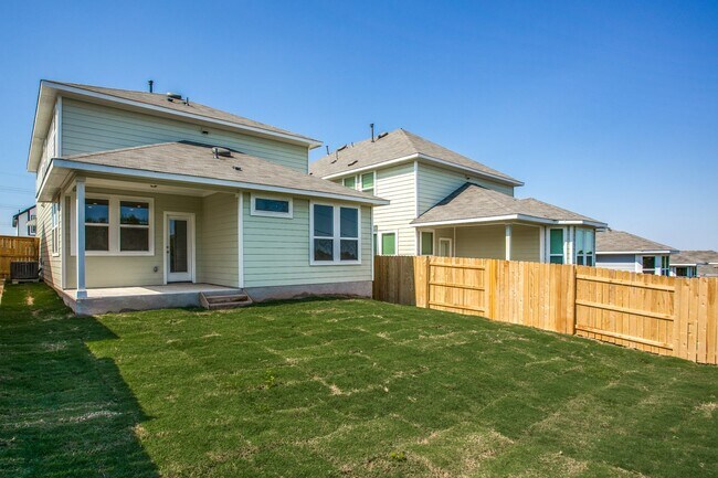 Building Photo - Newer cottage home in Cloverleaf community...