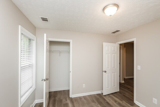 Building Photo - 2662 Rainbow Creek Dr