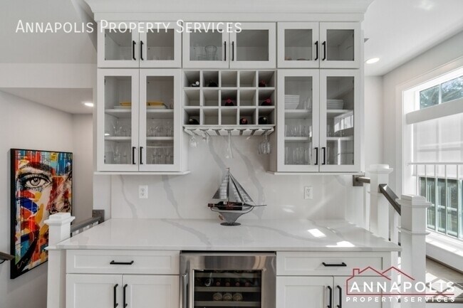 Building Photo - 285 West St