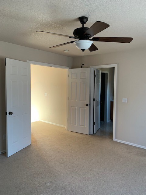 Building Photo - Available Now: 4 Bedroom Home in Willamette Landing
