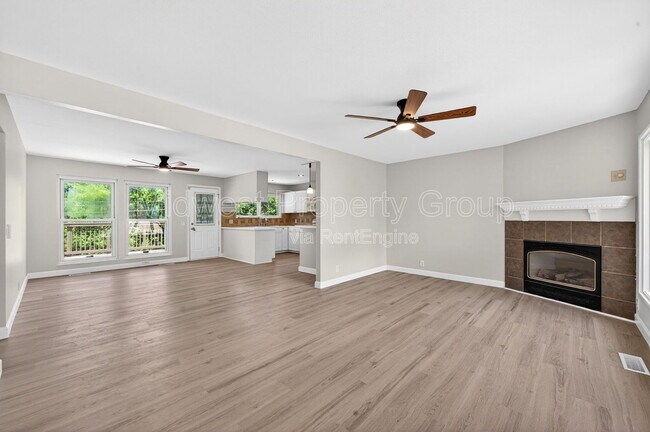 Building Photo - 2765 Chelsea Dr