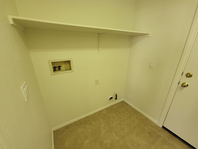 Building Photo - Stunning 3 Bedroom Rental - In Nevada Trails