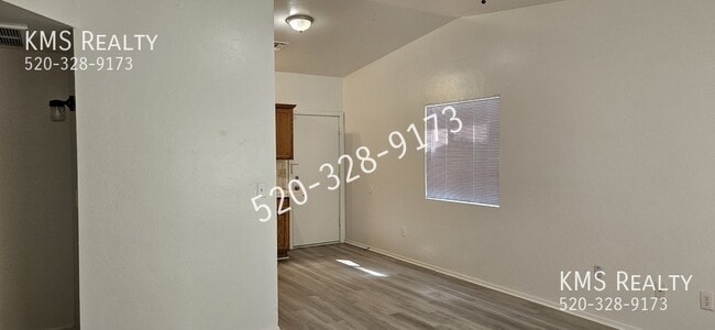 Building Photo - 1616 N Mohave Ave