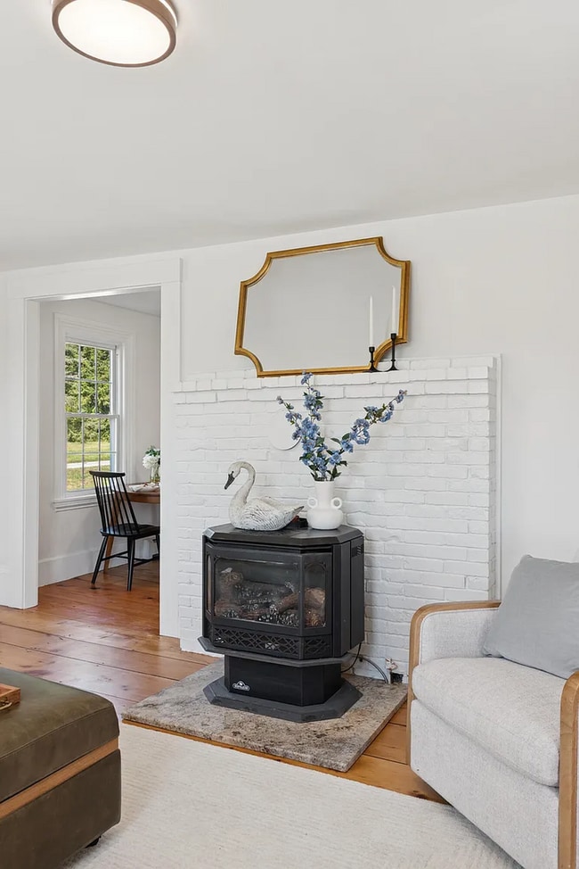 Building Photo - Modern Comfort Meets Country Charm in Cumberland