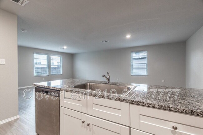 Building Photo - 2815 Rosefinch