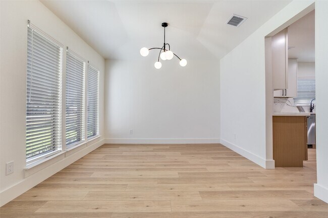Building Photo - 202 Trellis Pl
