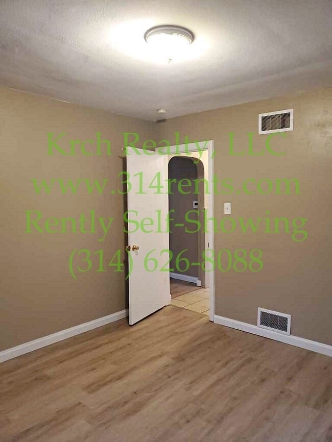 Building Photo - 717 Beardsley Ct