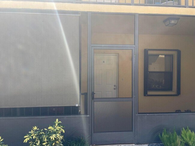 Building Photo - 120 N M St