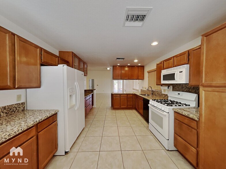 Building Photo - 4763 W Latchstring Ct