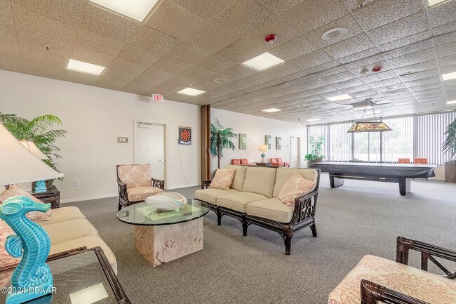 Building Photo - 1 Oceans West Blvd