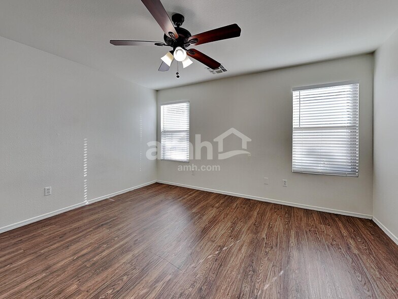 Building Photo - 1133 S 111th Cir