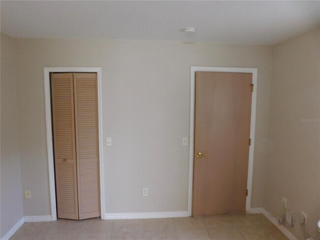 Building Photo - 627 Orchid Dr