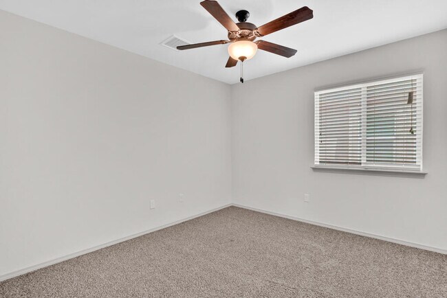 Building Photo - 14900 Tim Hardaway