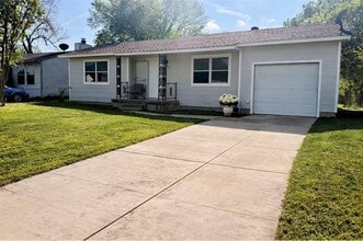 Building Photo - 1817 N Nursery Rd