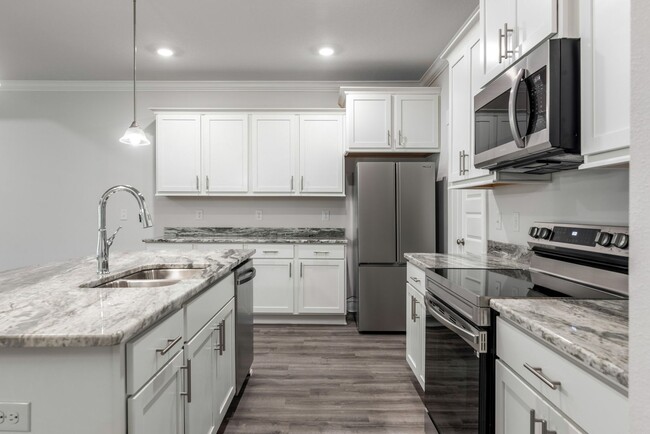 Building Photo - Beautiful 3-Bedroom Townhome