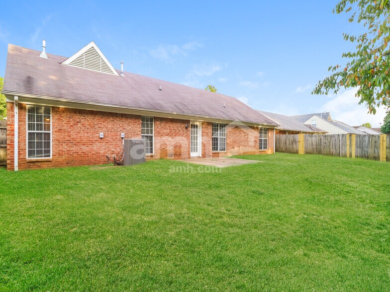 Building Photo - 5767 Kuykendall Dr