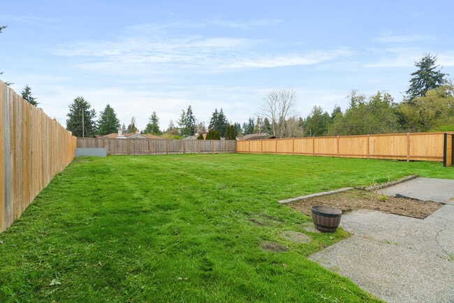 Building Photo - 13352 17th Ave NE