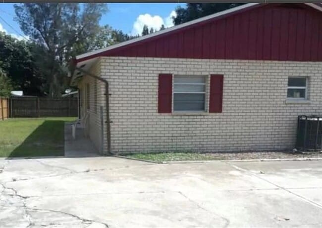 Primary Photo - 273 Hubbard Ave