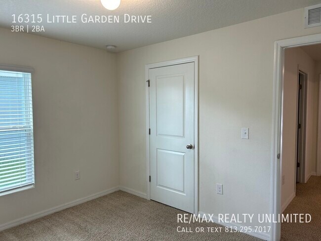 Building Photo - 16315 Little Garden Dr