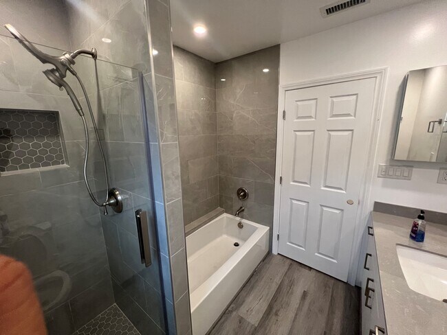 Building Photo - 7512 Tampa Ave