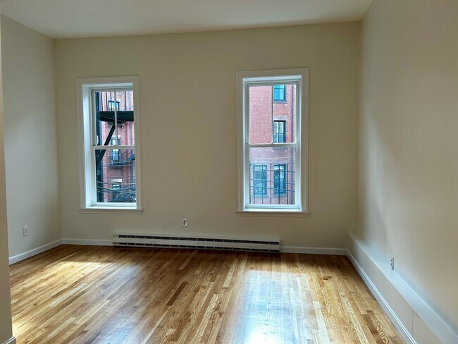 Primary Photo - 329 Beacon St
