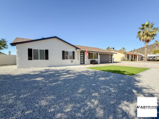 Building Photo - Beautifully Updated 4/2 Phoenix Home!