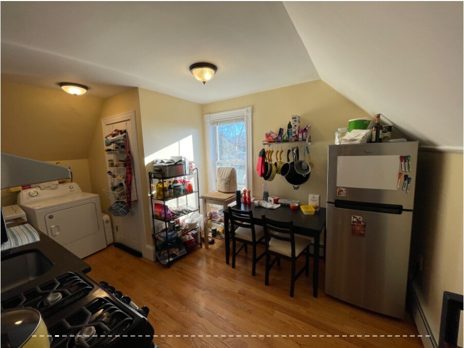 Building Photo - 5 Irving St