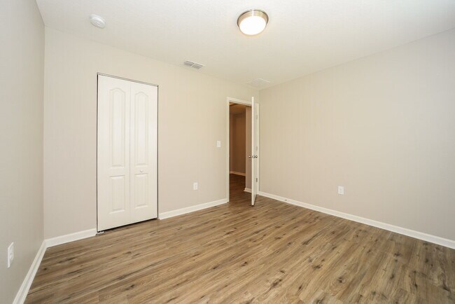 Building Photo - 2126 Tyson Lake Dr