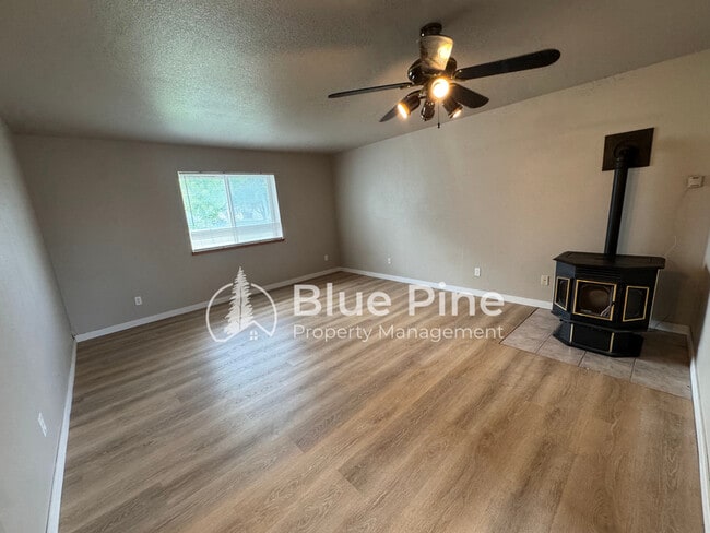 Building Photo - 3535 Spring Creek Dr