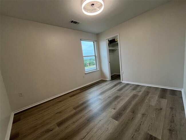 Building Photo - 3016 Aftonshire Way