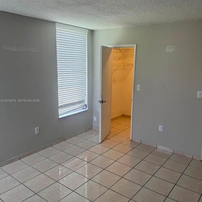 Building Photo - 506 NW 87th Ave